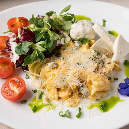 Barrique 22 - Breakfast At Restaurant & Minibar - Old Town Brașov