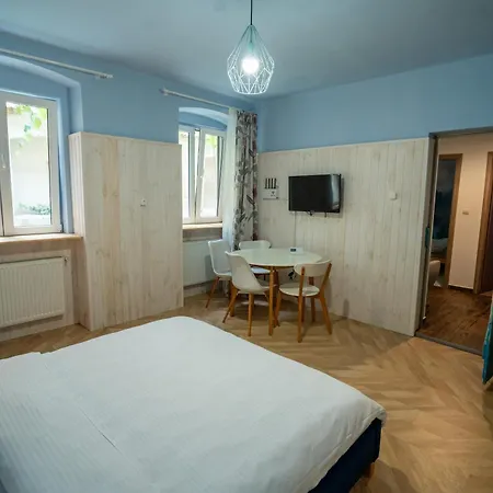 Barrique 22 - Breakfast At Restaurant & Minibar - Old Town Apartment